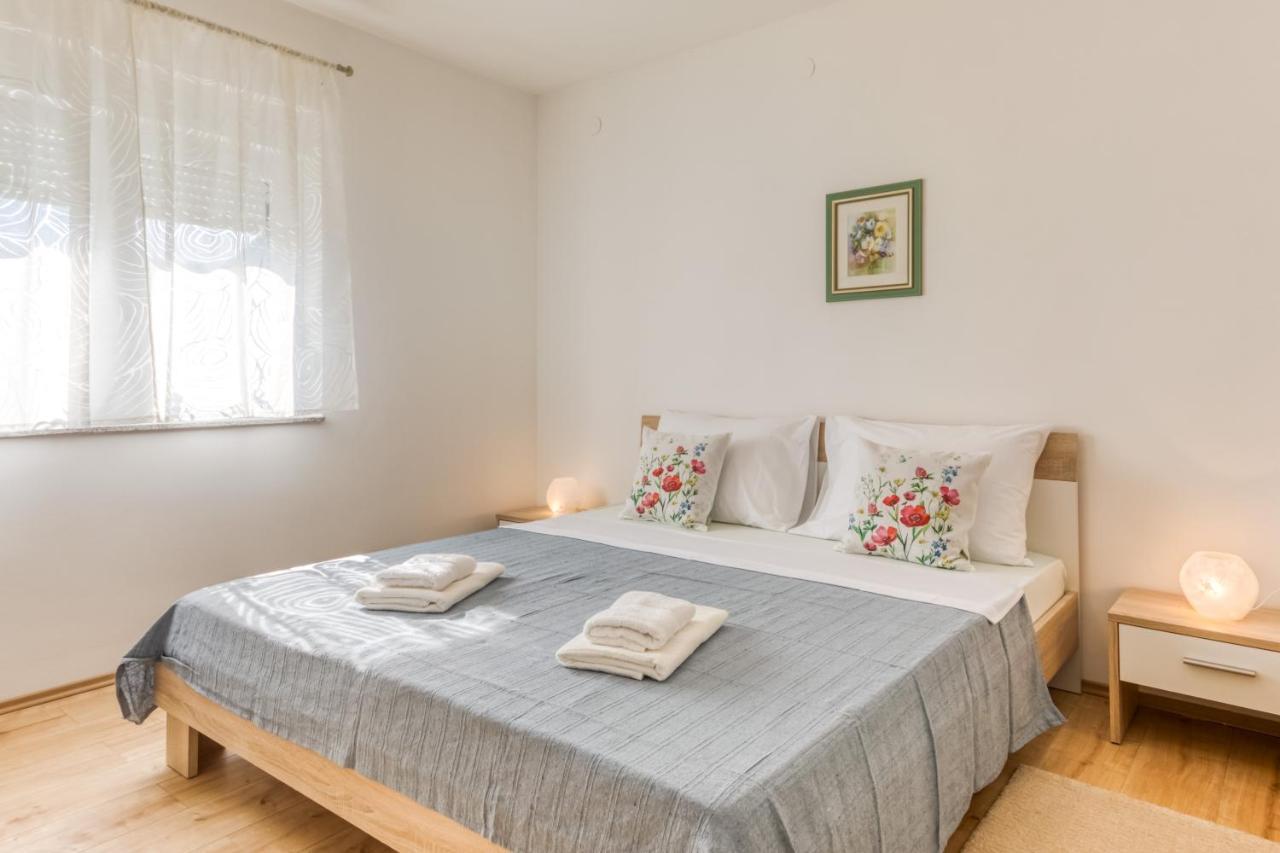 Apartmani Leptir Rakovica Eksteriør bilde